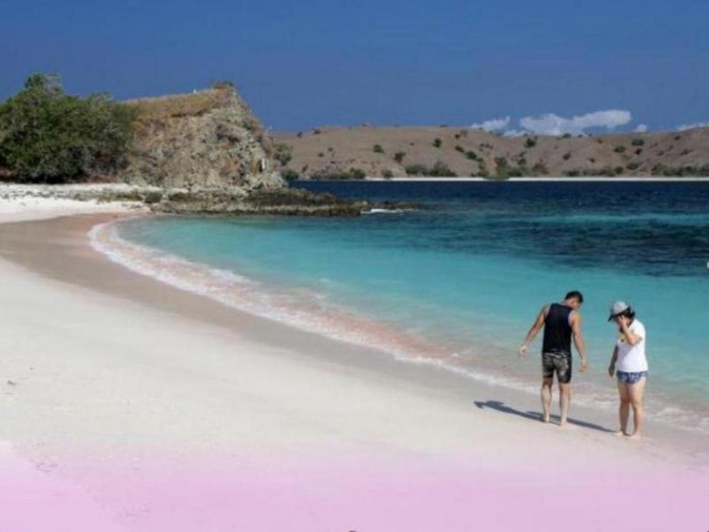 Laprima Hotel Flores Labuan Bajo Esterno foto