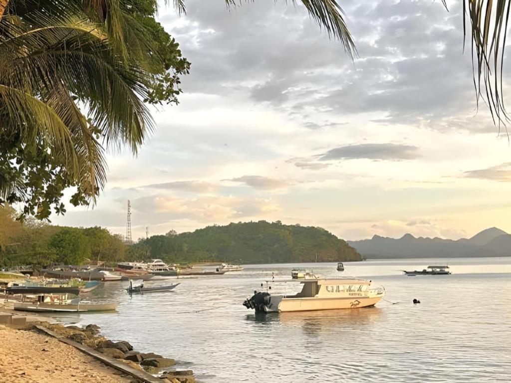 Laprima Hotel Flores Labuan Bajo Esterno foto