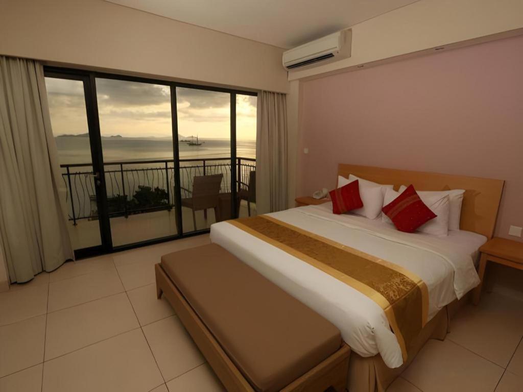 Laprima Hotel Flores Labuan Bajo Esterno foto