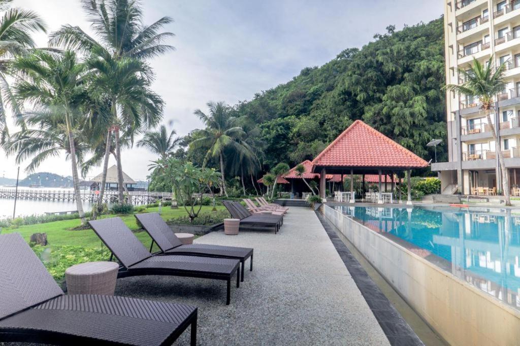 Laprima Hotel Flores Labuan Bajo Esterno foto