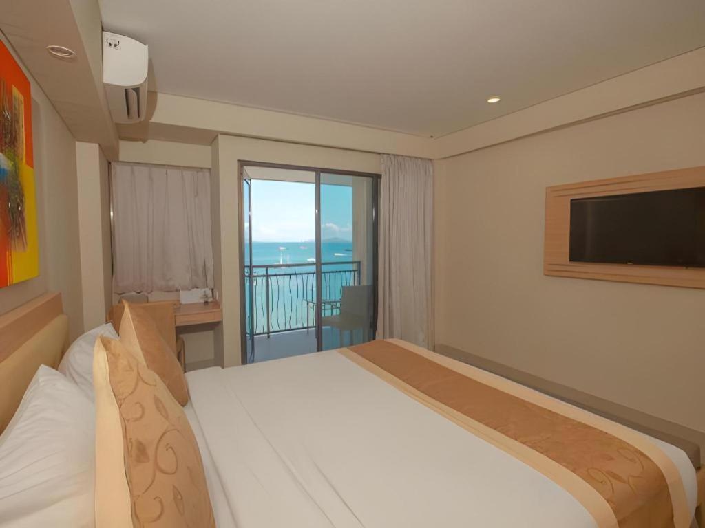 Laprima Hotel Flores Labuan Bajo Esterno foto